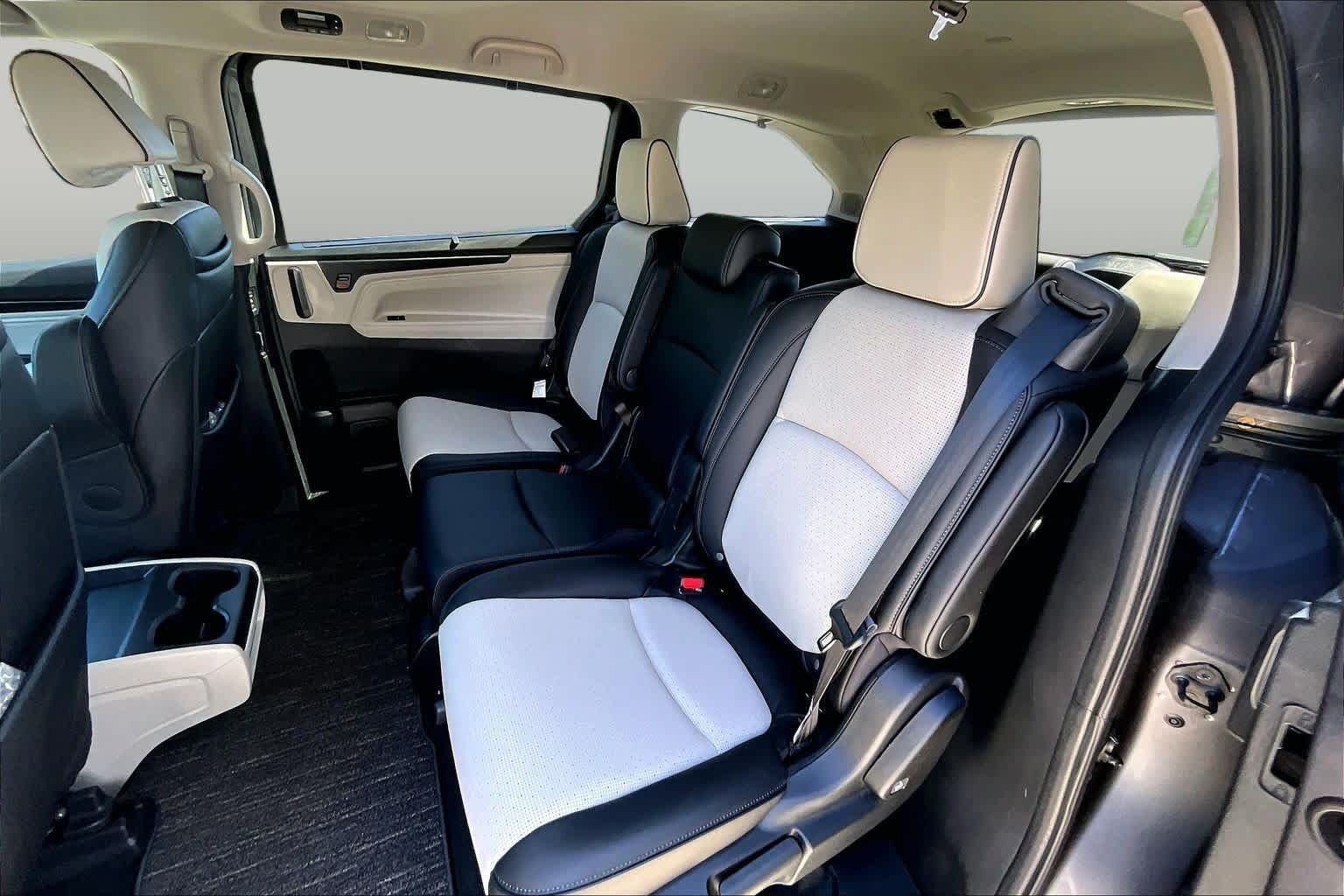 Used 2025 Honda Odyssey Elite image 21