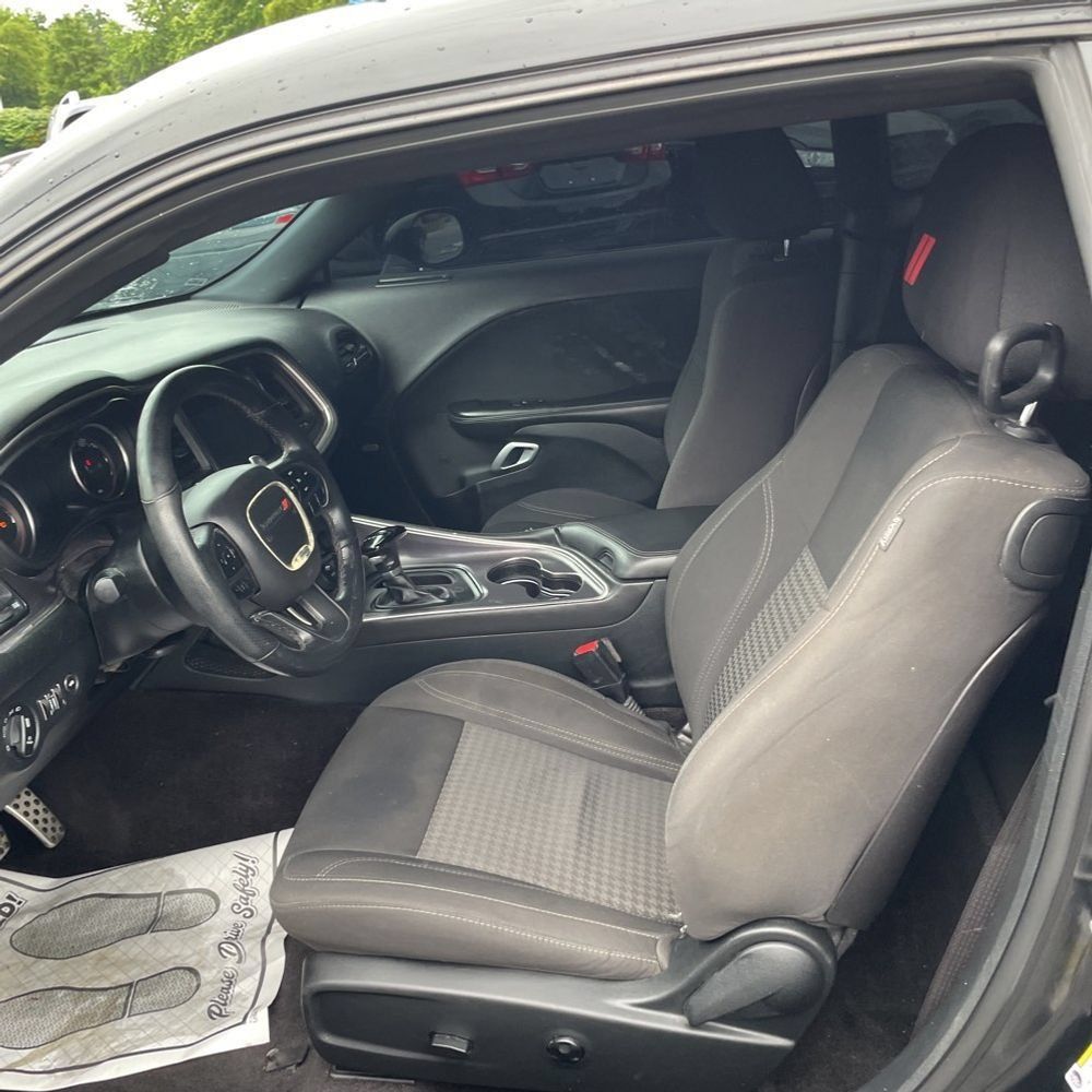Used 2018 Dodge Challenger R/T w/ Performance Handling Group RWD image 5
