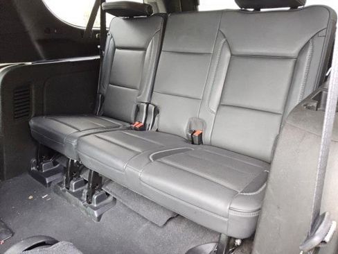 Used 2021 GMC Yukon XL Denali AWD/4WD image 2