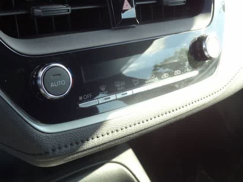 Used 2023 Toyota Corolla SE w/ SE Package FWD image 15