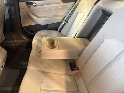 Used 2016 Hyundai Sonata SE FWD image 18