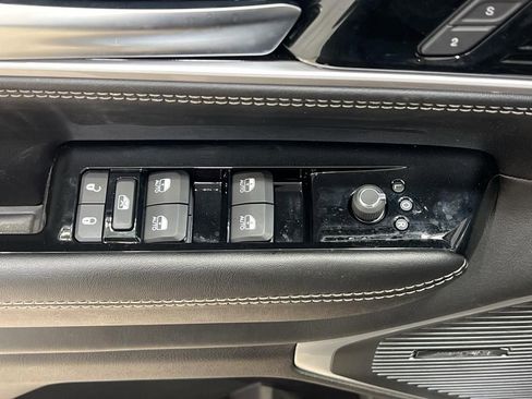 New 2024 Jeep Wagoneer 4WD w/ Premium Group I image 10