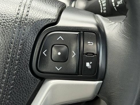 Used 2016 Toyota Highlander XLE AWD/4WD image 27