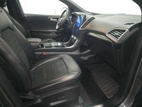 Used 2023 Ford Edge ST-Line w/ Class II Trailer Tow Package AWD/4WD image 4