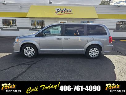 Used 2018 Dodge Grand Caravan SE w/ UConnect Hands-Free Group