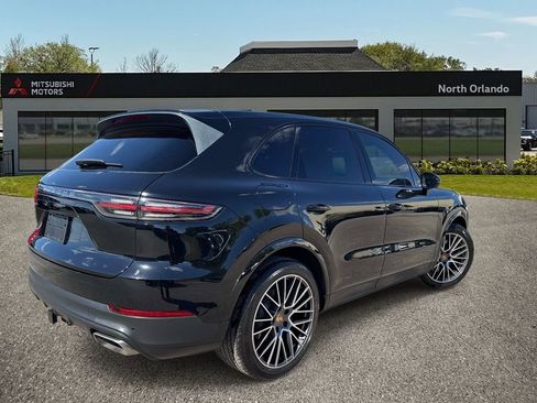 Used 2022 Porsche Cayenne Platinum Edition image 5