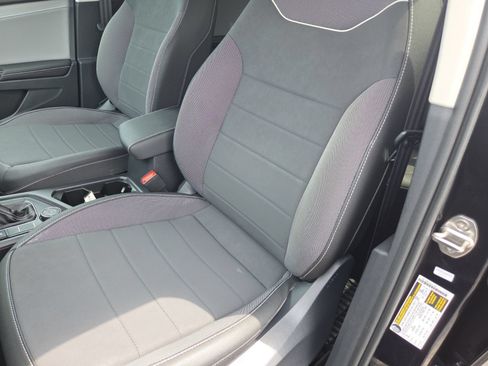 Certified 2024 Volkswagen Taos SE AWD/4WD image 13