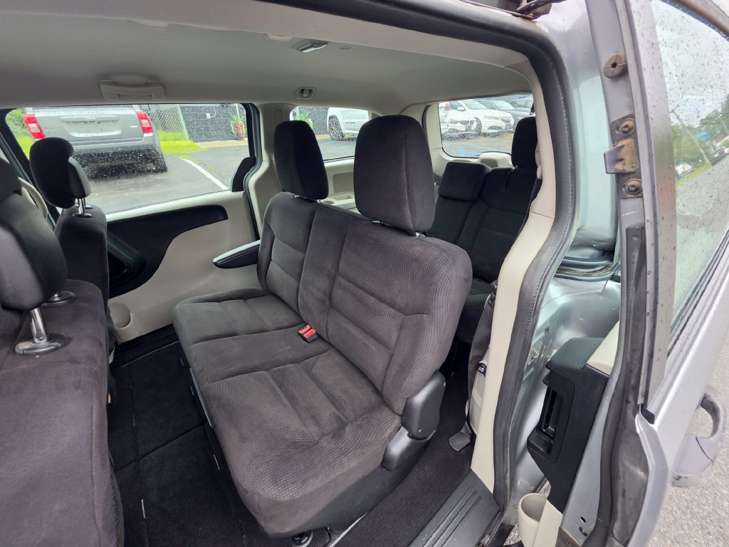 Used 2014 Dodge Grand Caravan American Value Package FWD image 20