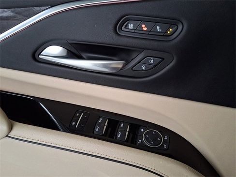 Used 2022 Cadillac Escalade Premium Luxury w/ Performance Package image 24