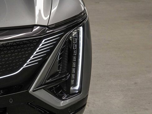 New 2026 Cadillac Lyriq Sport image 10