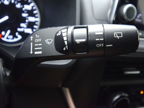 Used 2023 Nissan Rogue S FWD image 33