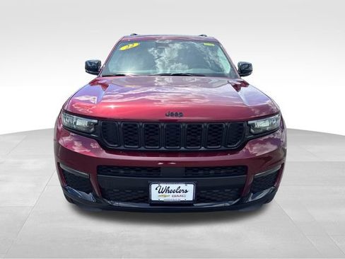Used 2022 Jeep Grand Cherokee L Limited w/ Black Appearance Package AWD/4WD image 10