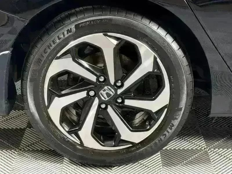 Used 2017 Honda Accord EX image 14