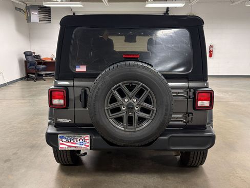 Used 2024 Jeep Wrangler Unlimited Sport AWD/4WD image 9