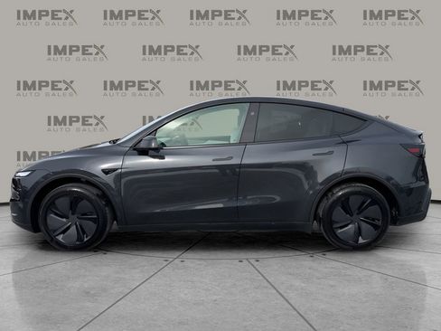 Used 2026 Tesla Model Y Long Range image 2