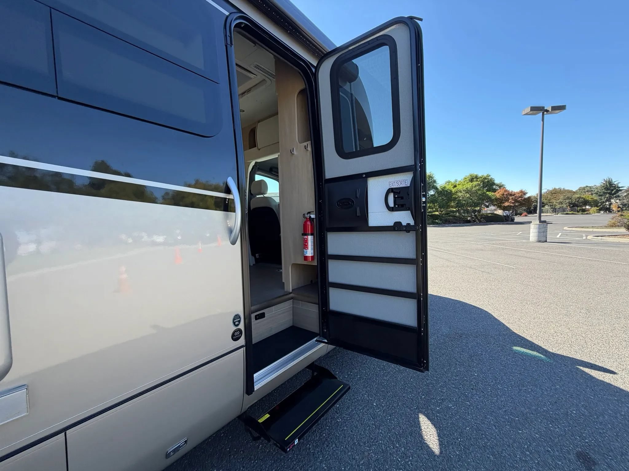 Used 2019 Mercedes-Benz Sprinter 170 image 27