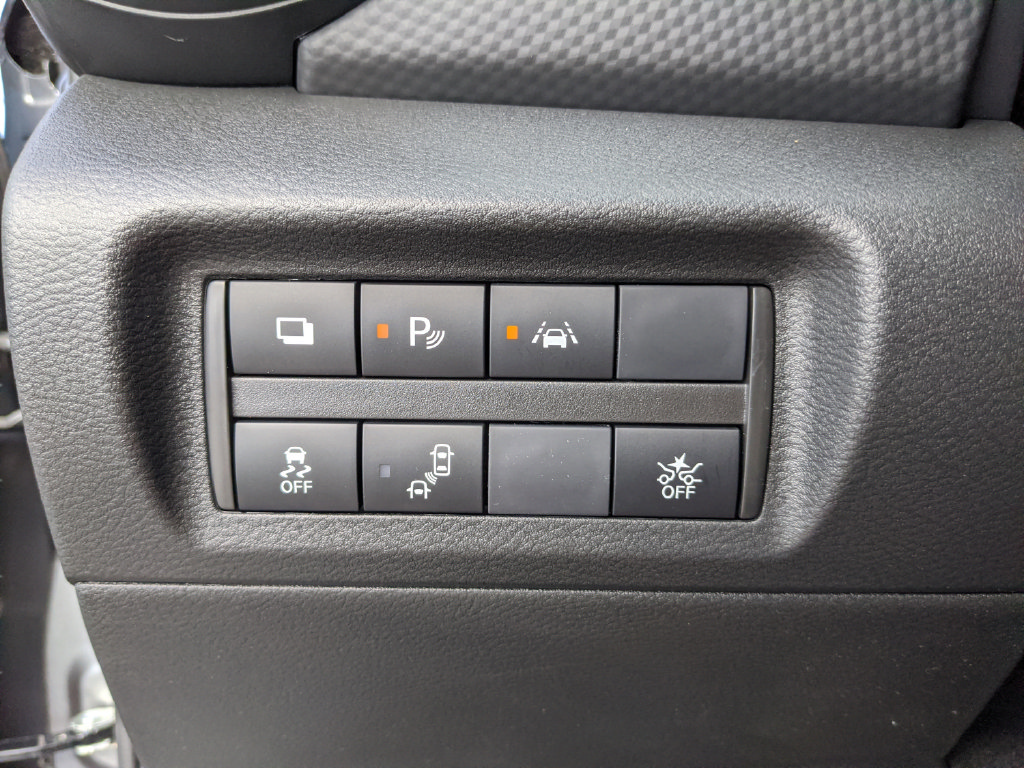 Certified 2025 Nissan Kicks Play S FWD image 34