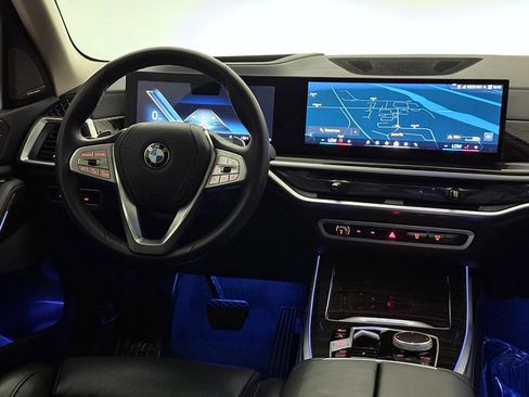 Used 2025 BMW X7 xDrive40i image 31