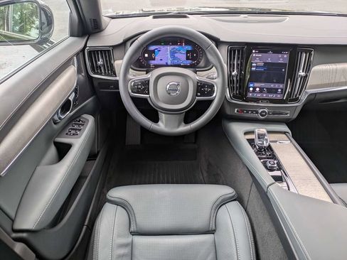 Used 2023 Volvo S90 B6 Ultimate w/ Protection Package Premier AWD/4WD image 17
