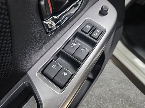 Used 2016 Subaru Crosstrek 2.0i Premium image 27