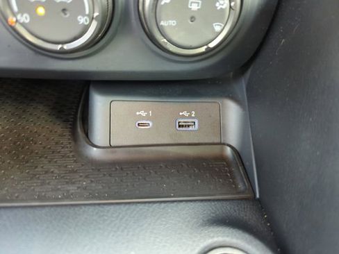 Used 2024 Nissan Z Performance w/ Heritage Edition RWD image 29