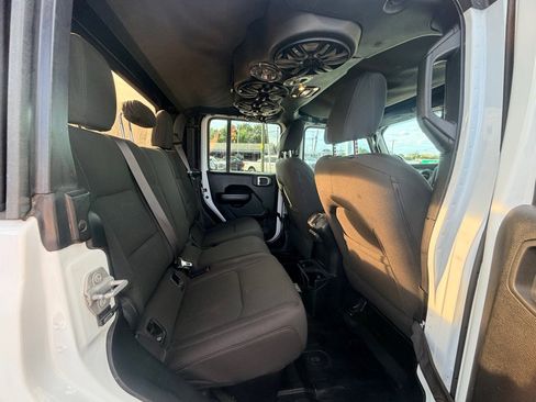 Used 2020 Jeep Gladiator Sport w/ Quick Order Package 24S AWD/4WD image 32