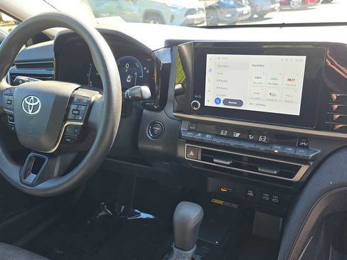 Used 2025 Toyota Camry LE FWD image 11