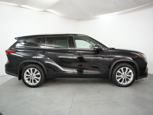 Used 2020 Toyota Highlander Limited image 5