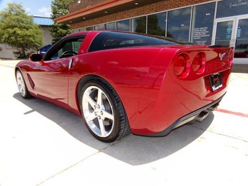 Used 2005 Chevrolet Corvette Coupe w/ Preferred Equipment Group RWD image 8