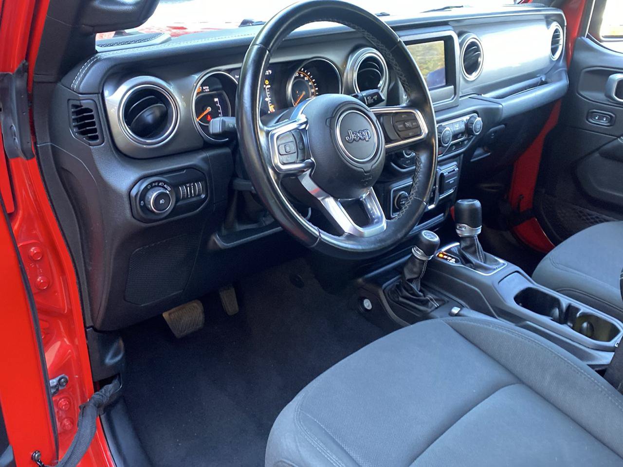 Used 2020 Jeep Wrangler Unlimited Sahara AWD/4WD image 19