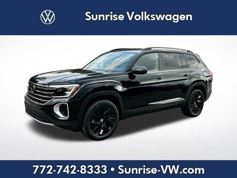 New 2026 Volkswagen Atlas SE FWD image 1