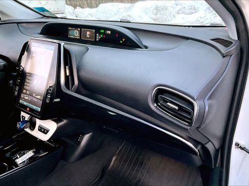 Certified 2017 Toyota Prius Prime Advanced image 17