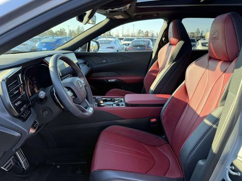 Used 2025 Lexus RX 500h F Sport image 13