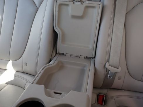 Used 2017 Chrysler 200 Limited Platinum w/ Comfort & Convenience Group image 36