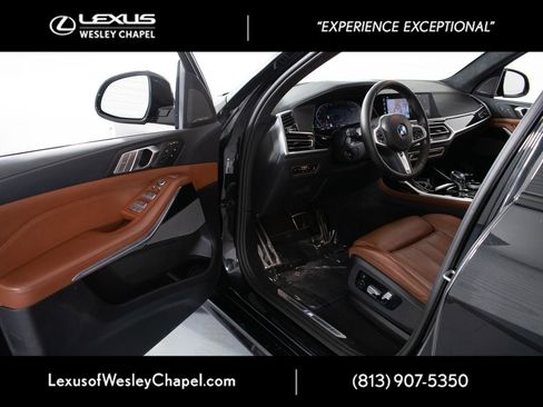 Used 2022 BMW X7 xDrive40i w/ M Sport Package AWD/4WD image 18