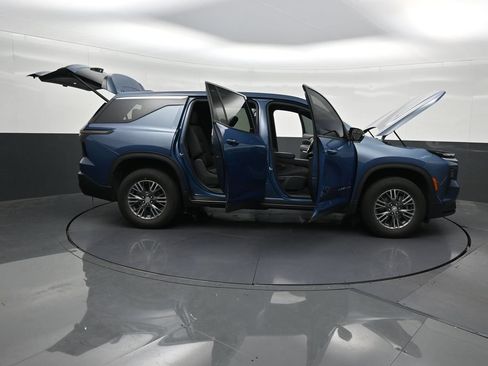 Used 2024 Chevrolet Traverse LS FWD image 34