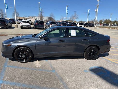 Used 2025 Honda Accord SE image 4