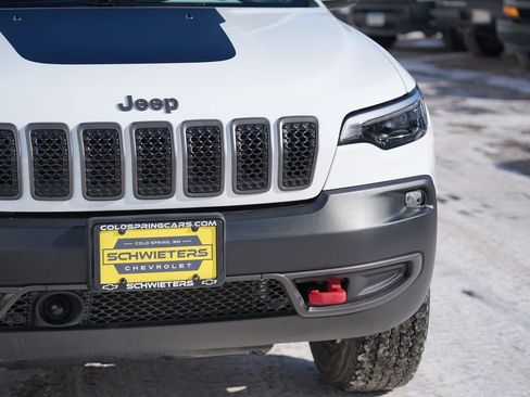 Used 2022 Jeep Cherokee Trailhawk w/ Premium Leather Package image 9