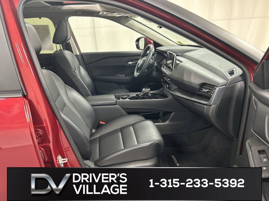 Used 2024 Nissan Rogue SV w/ SV Premium Package AWD/4WD image 23