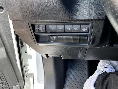 Used 2025 Toyota Tundra SR5 w/ SR5 Convenience Package AWD/4WD image 32