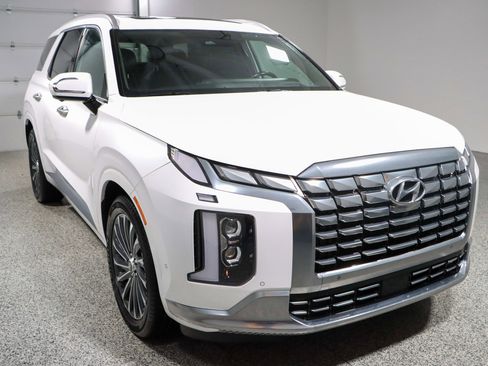 Used 2023 Hyundai Palisade Calligraphy image 5
