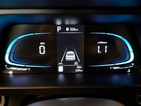 Used 2025 Hyundai Elantra SE image 10