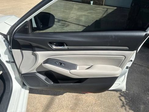 Used 2019 Nissan Altima 2.5 Platinum AWD/4WD image 26