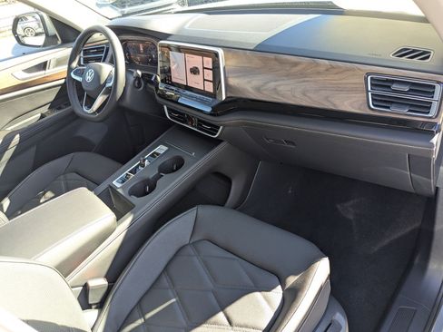 New 2026 Volkswagen Atlas SE image 37
