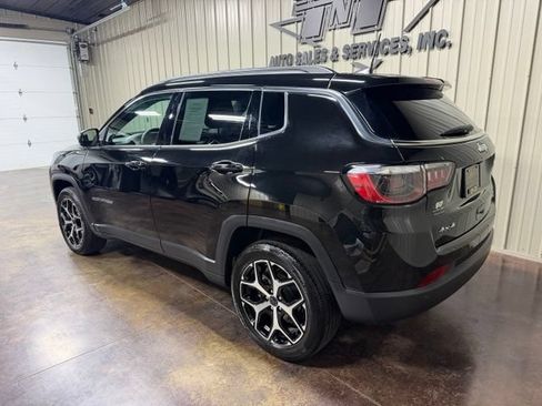 Used 2025 Jeep Compass Limited AWD/4WD image 5