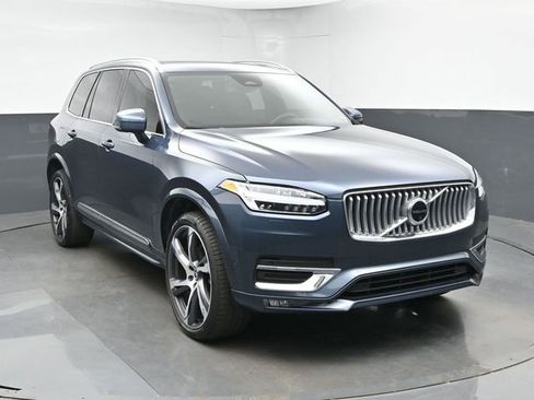 Used 2023 Volvo XC90 B6 Ultimate w/ Protection Package AWD/4WD image 2