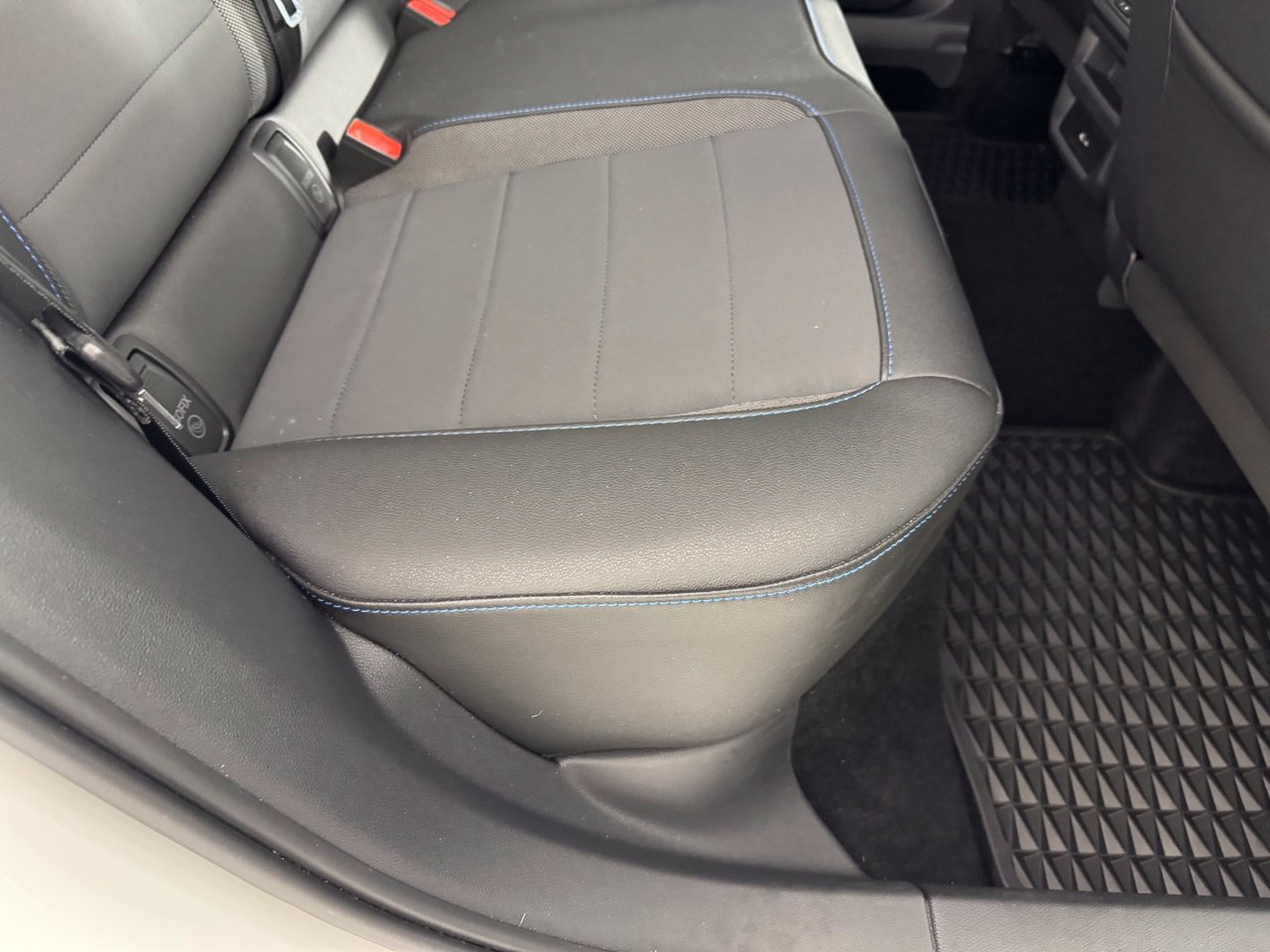 Used 2024 Volkswagen Tiguan SE R-Line FWD image 34