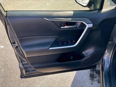 Used 2022 Toyota RAV4 XLE w/ Convenience Package image 23