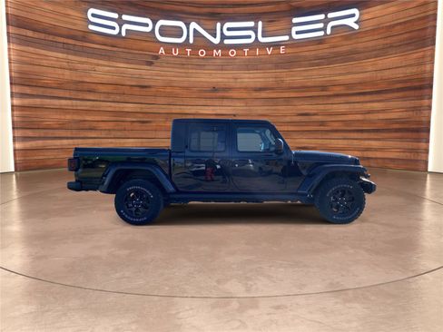 Used 2022 Jeep Gladiator Willys image 7