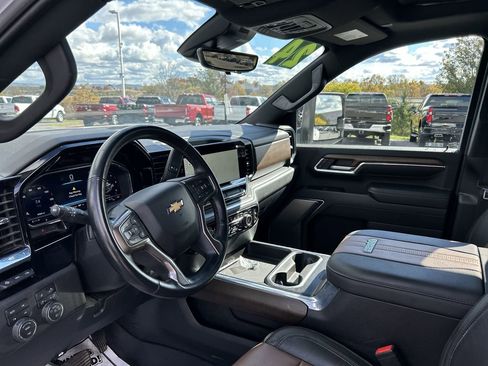 Used 2024 Chevrolet Silverado 3500 High Country w/ Technology Package image 25